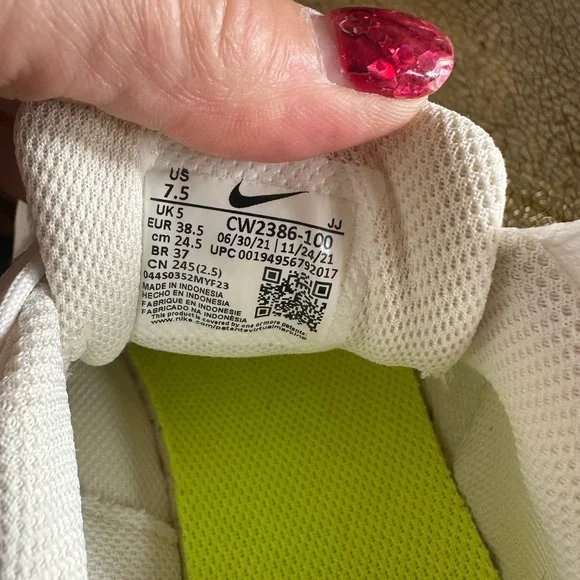 Nike Crater Impact Sneakers Women’s 7.5 Cream Sustainable Running Shoes - Picture 2 of 8